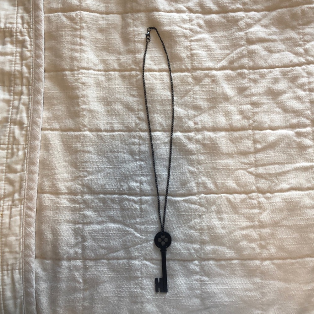 coraline chain key necklace